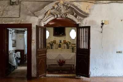 Sinuose balconate, antiche edicole, affreschi nascosti: � il sorprendente Palazzo d'Amelj